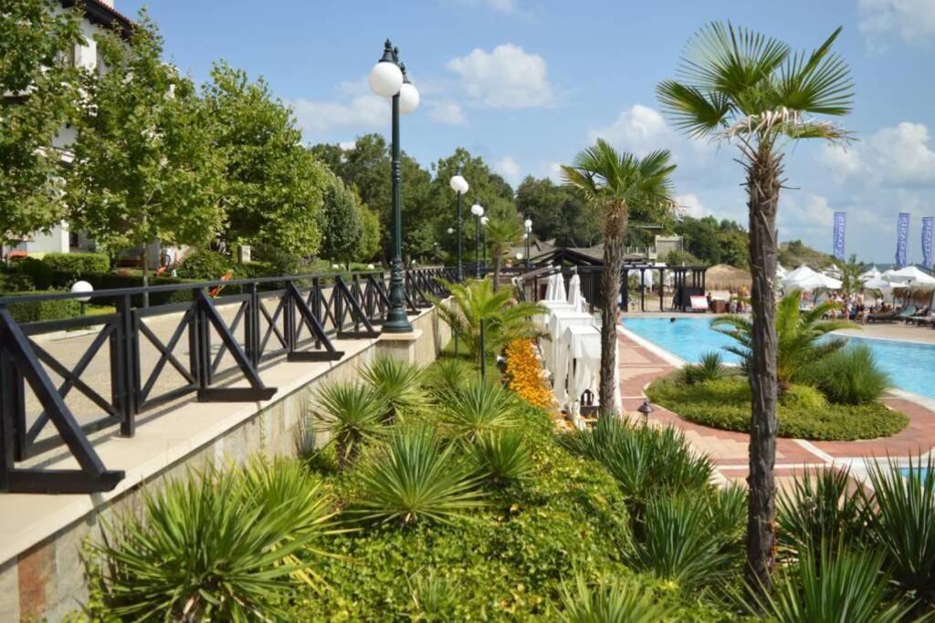 Apartment In The Picturesque Oasis Resort & Spa Lozenets Exterior photo
