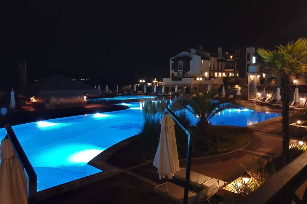 Apartment In The Picturesque Oasis Resort & Spa Lozenets Exterior photo
