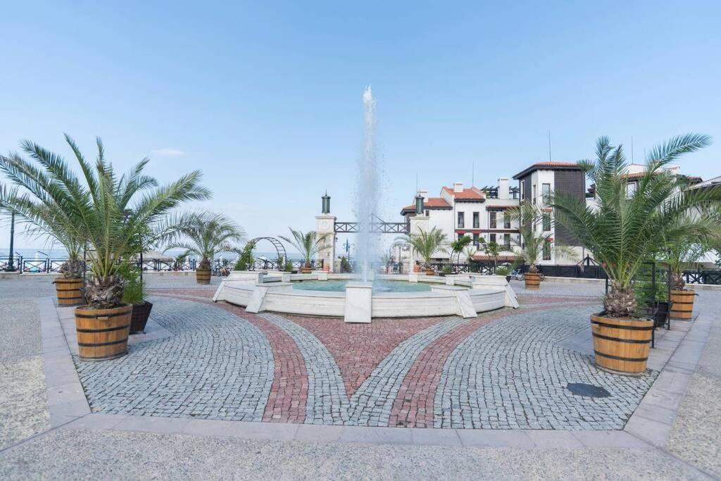 Apartment In The Picturesque Oasis Resort & Spa Lozenets Exterior photo