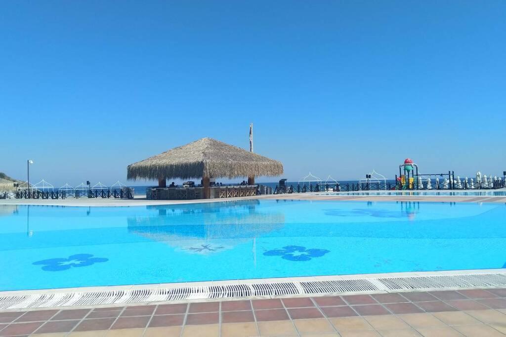 Apartment In The Picturesque Oasis Resort & Spa Lozenets Exterior photo